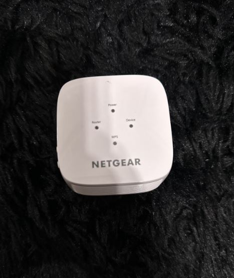 NETGEAR EX2800 AC750 WiFi Range Extender Featured