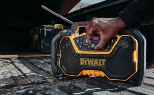 Dewalt DCR028B 12V/20V Bluetooth Radio User Manual