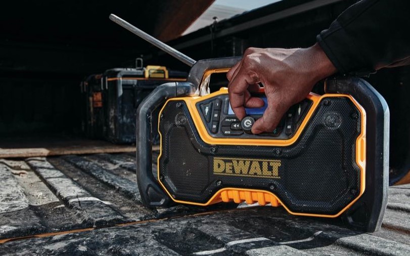 Dewalt DCR028B 12V20V Bluetooth Radio Featured