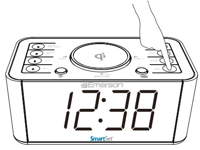 Emerson ER100202 Alarm Clock Radio and QI Wireless Charger (16)