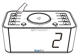 Emerson ER100202 Alarm Clock Radio and QI Wireless Charger (5)