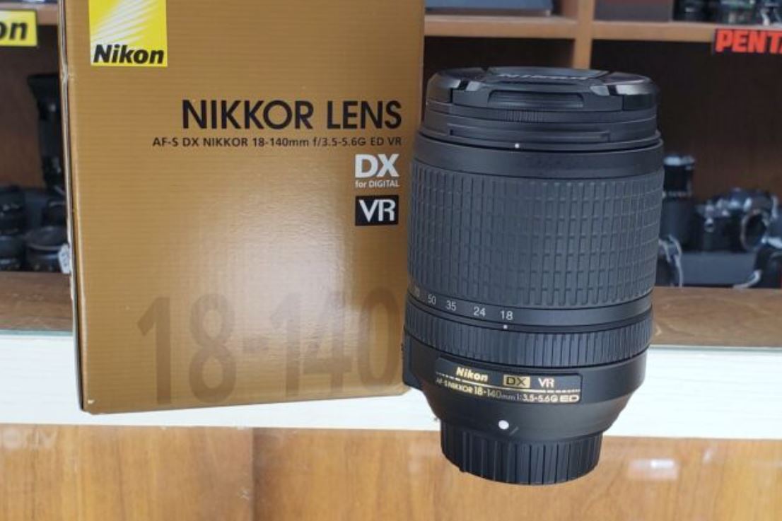 Nikon AF-S DX NIKKOR 18-140mm ED Zoom Lens FEATURE