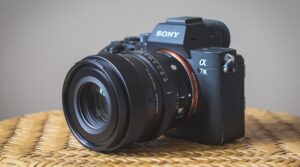 Sigma 65mm DG DN Lens for Sony Instruction Manual
