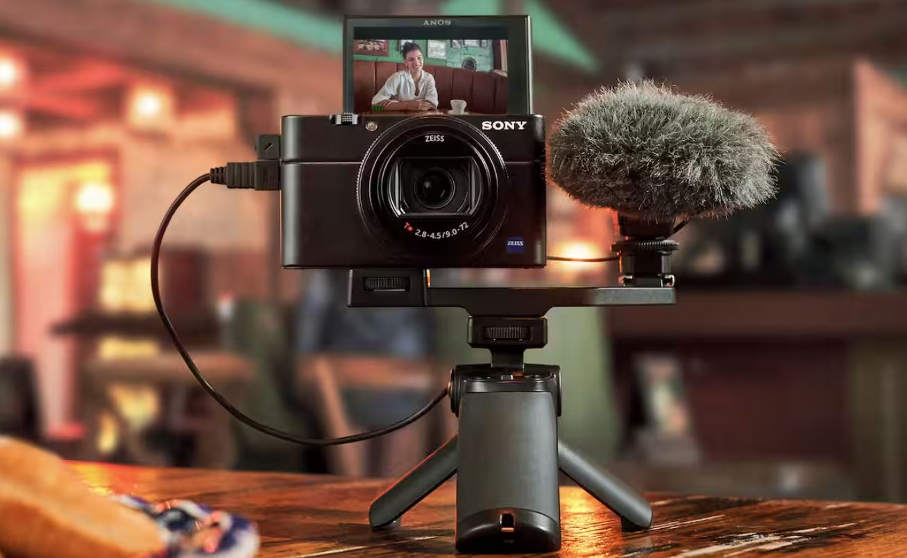 Sony RX100 VII Premium Compact Camera FEATURE