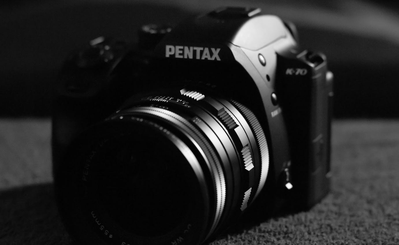 Ricoh Pentax K-70 with 18-55mm Lens FEATURE