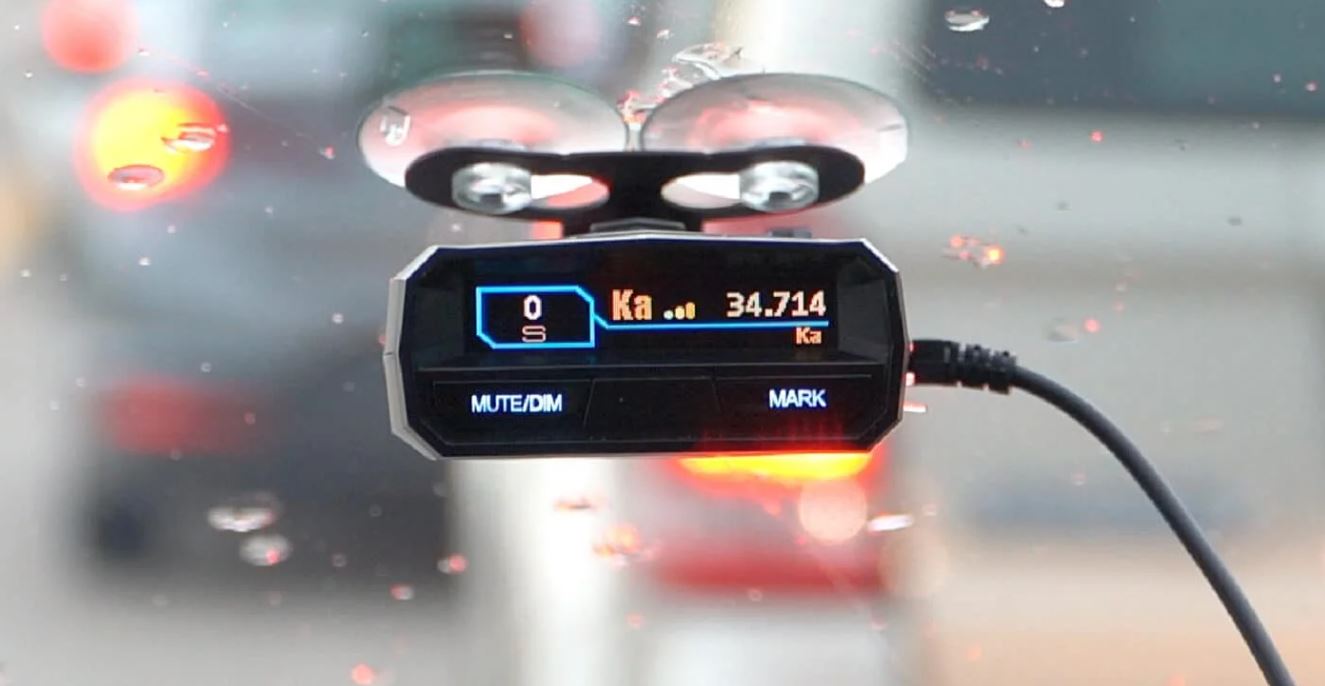 UNIDEN R4 Extreme Long-Range Laser-Radar Detector FEATURE