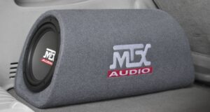 MTX Audio RT8PT Universal Powered Subwoofer Enclosure Manual