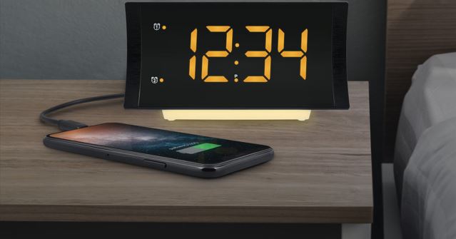 La Crosse Technology Curved Radio Alarm Clock-fea